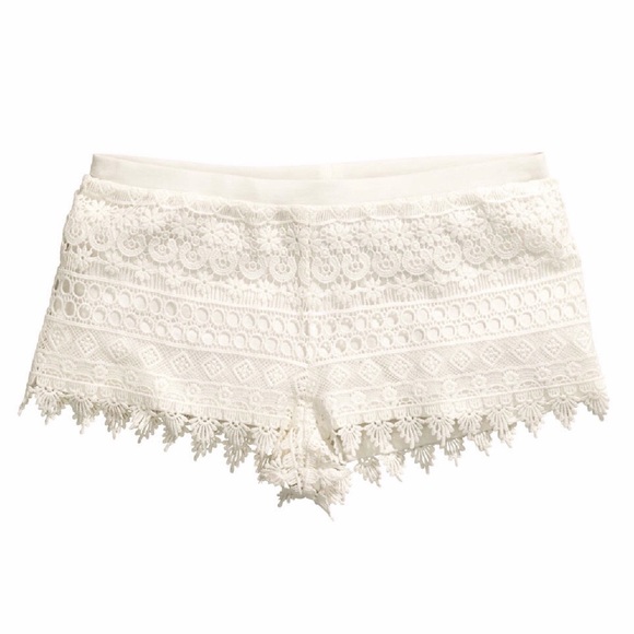 WHITE LACE CROCHET SHORTS - NWOT