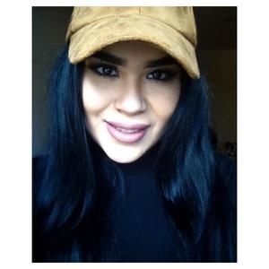 Meet your Posher, Celeste