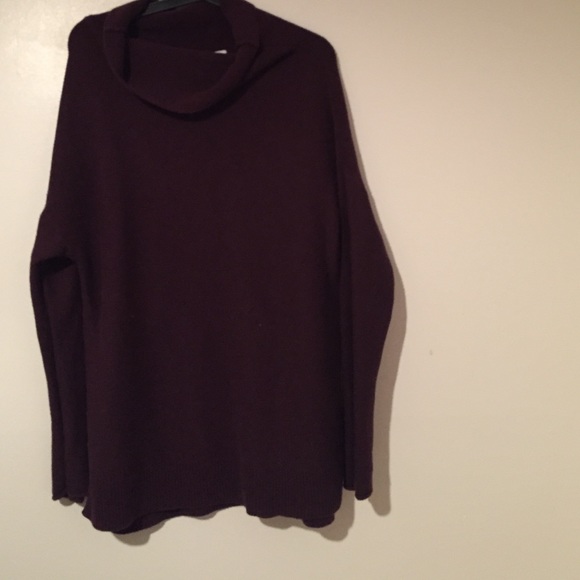 Loose turtle neck sweater