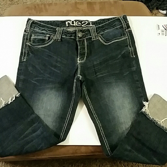 Rue21 cropped jeans/capris