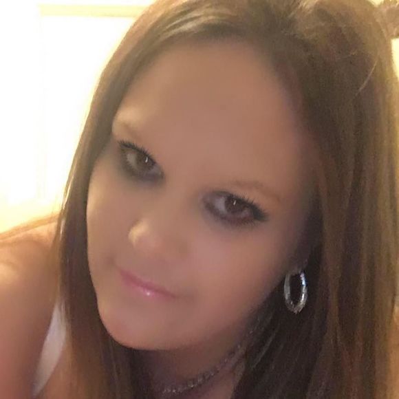 Meet your Posher, Lara - Picture 1 of 1