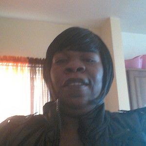 Meet your Posher, Elaine