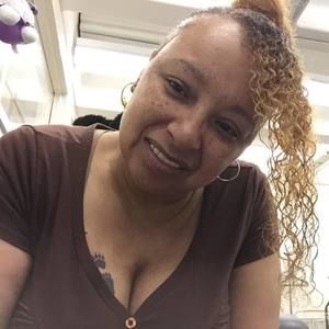 Meet your Posher, Dee