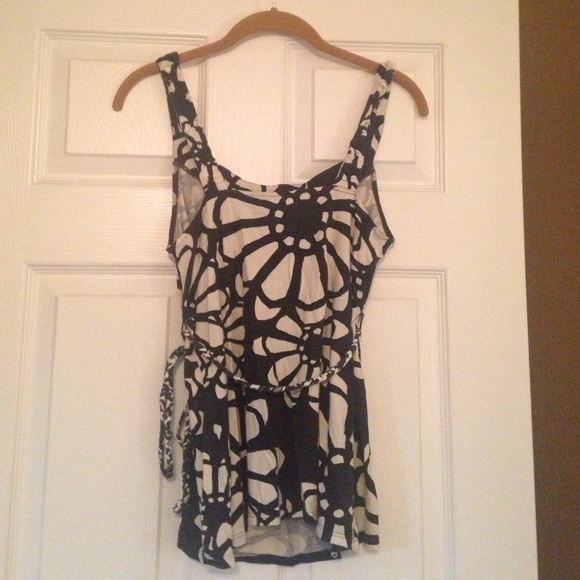 Old Navy Maternity Top - Picture 2 of 3