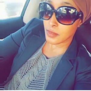 Meet your Posher, Muna