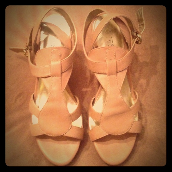 Guess nude wedge sandals