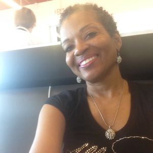 Meet your Posher, Debra