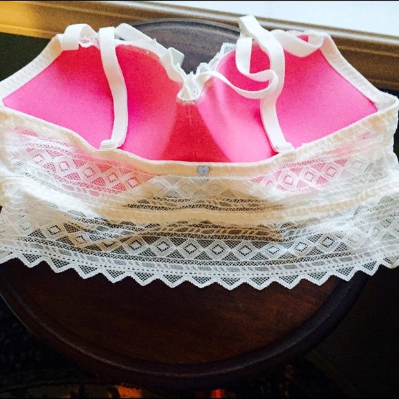 SOLD Authentic Victoria Secret Padded Bra-lette - Picture 3 of 4