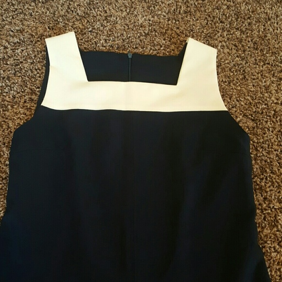 Cassis dress - Picture 3 of 3