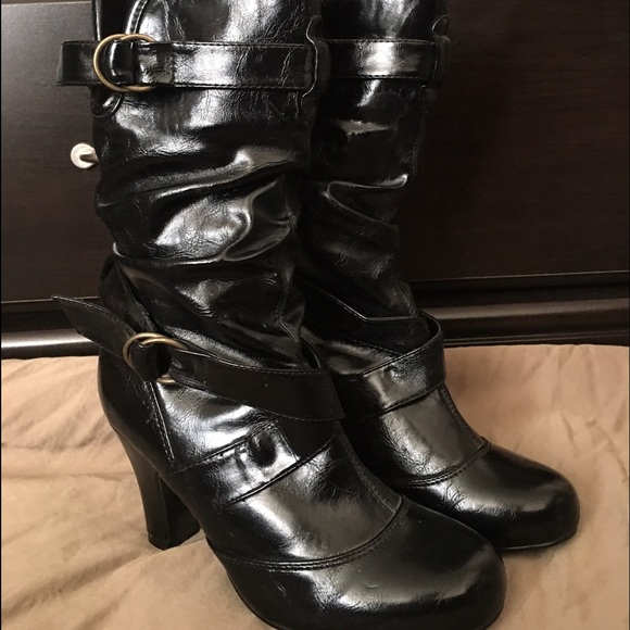 Women's size 6 black boots