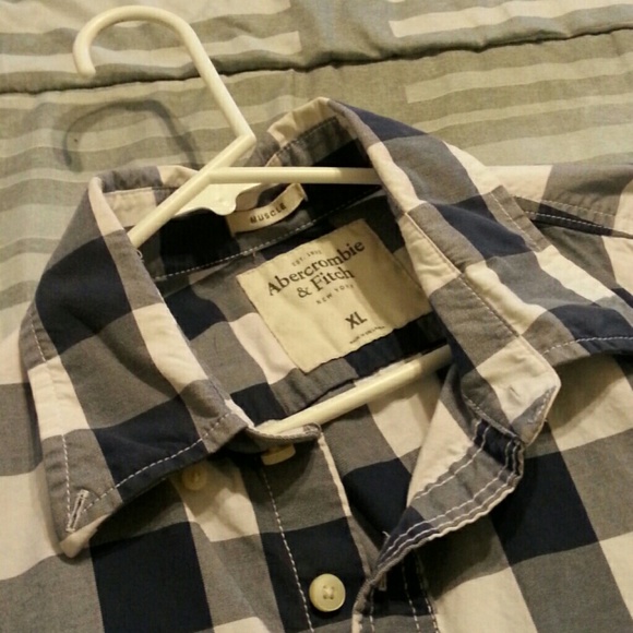 Abercombie button down - Picture 1 of 3