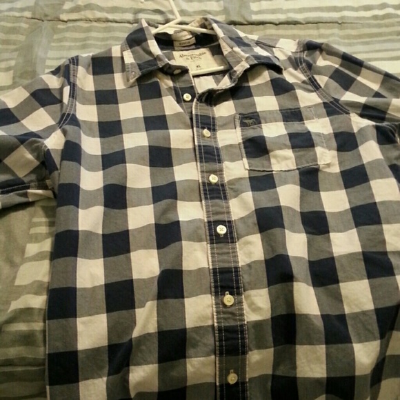 Abercombie button down - Picture 2 of 3