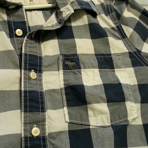 Abercombie button down - Picture 3 of 3