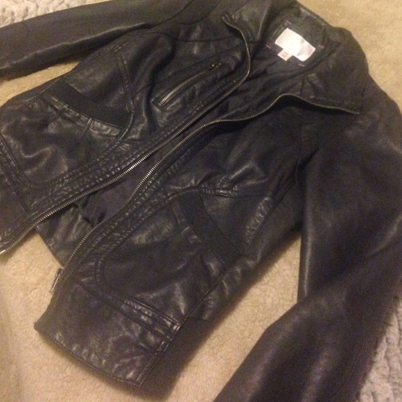 Selling my favorite black leather jacket! - Picture 2 of 4