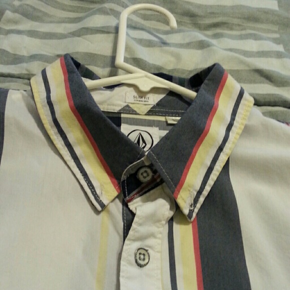 Volcom short sleeve button down - Picture 1 of 3