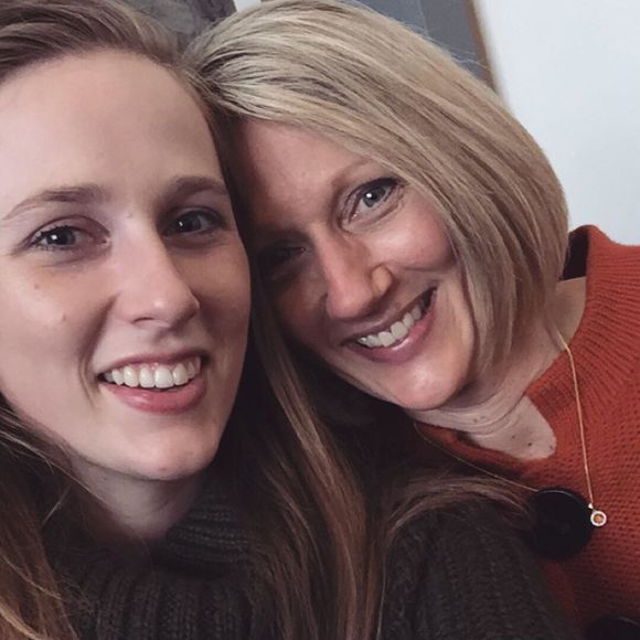 Meet your Posher, Courtney - Picture 1 of 1