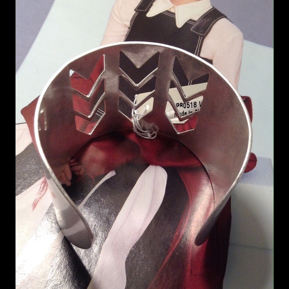 Silver Boho Vibe Cuff - Picture 2 of 3