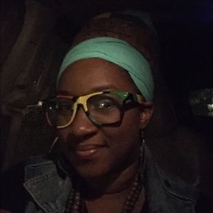 Meet your Posher, Asha