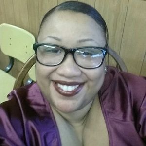 Meet your Posher, Neva