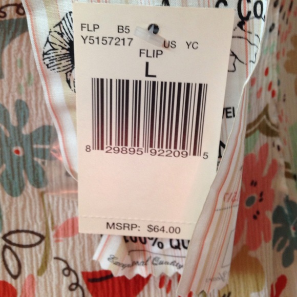 ⏰WEEKEND SALE⏰ NWT GUESS TOP - Large - Picture 3 of 4