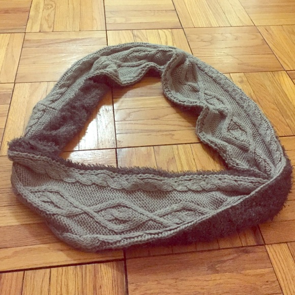 Women's winter infinity scarf