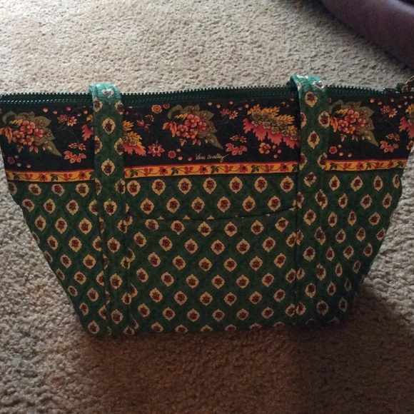 SALE Vera Bradley green fields larger tote - Picture 1 of 4