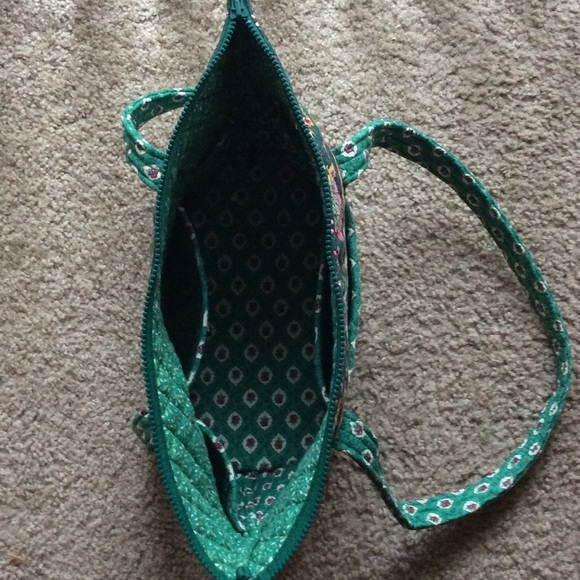 SALE Vera Bradley green fields larger tote - Picture 2 of 4