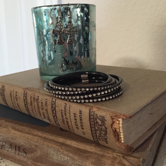 Earring and bracelet bundle