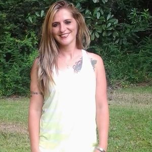 Meet your Posher, Latisha