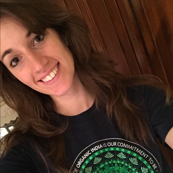 Meet your Posher, Breeana - Picture 2 of 2