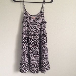 Black and white patterned dress