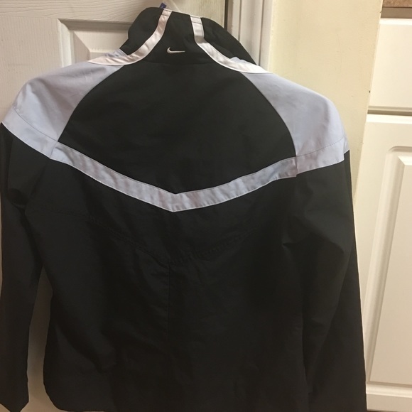 Nike Jacket - Picture 3 of 4