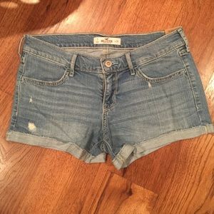 Brand new Hollister low rise shorts size 7