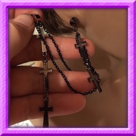 Ear Cuff Crosses 1 cuff only - Picture 8 of 8