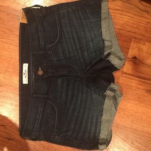 Brand new Hollister low rise shorts size 7