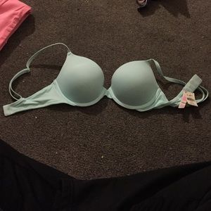 Victoria's Secret 32C bra
