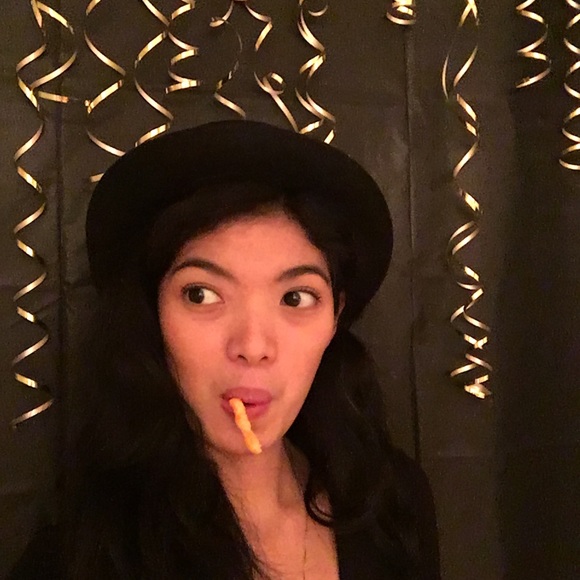 Meet your Posher, Jaymee - Picture 2 of 4