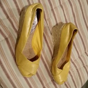 Perfect for summer!! Ralph Lauren linen wedge sand