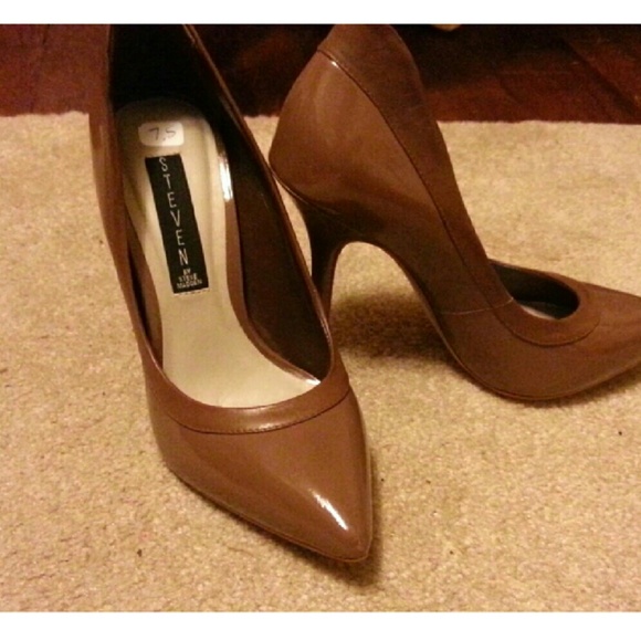 Nude brown pointy toes