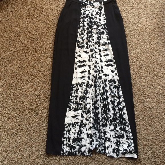 Bcbg skirt - Picture 3 of 4