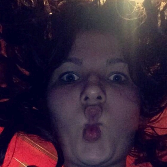 Meet your Posher, Tracy - Picture 1 of 1