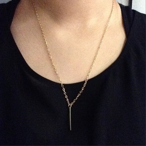 NWT Delicate Vertical Bar Necklace - Picture 1 of 2