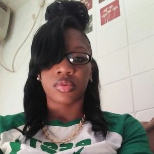 Meet your Posher, Akilah