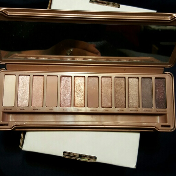 Naked3 Pallet