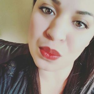 Meet your Posher, Angie