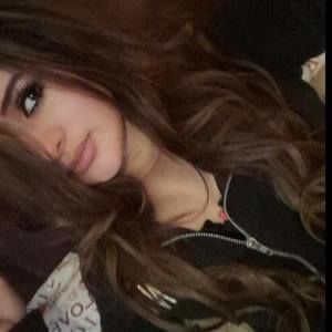 Meet your Posher, Yesenia