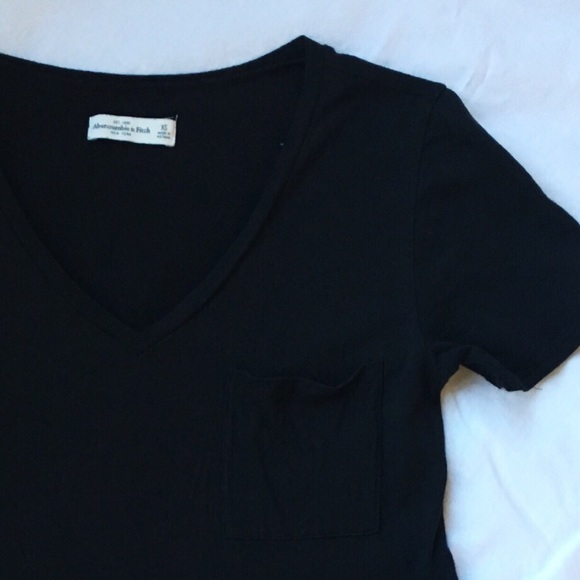 ABERCROMBIE & FITCH TEE