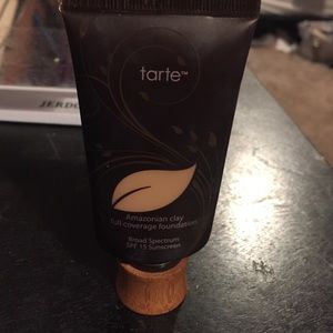 Tarte Amazonian clay full coverage foundation