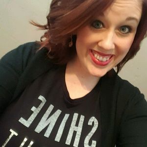 Meet your Posher, Alicia