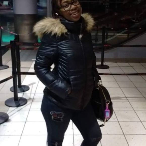 Meet your Posher, Tahira - Picture 1 of 1
